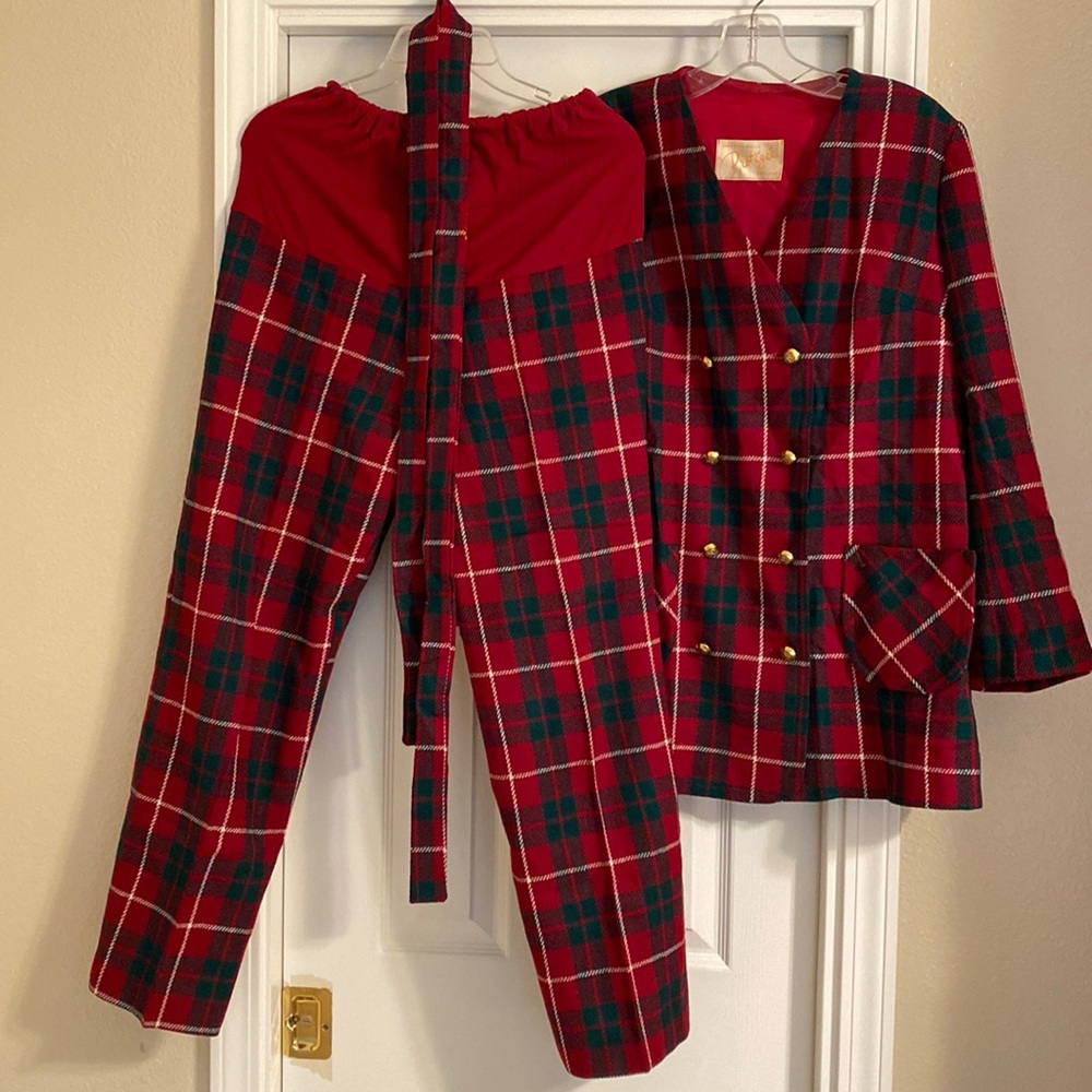 Vintage Protégé Saks Fifth Avenue Red and Green Plaid wool pantsuit with belt